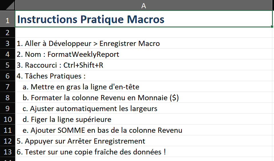Fenêtre Excel pendant l'enregistrement de macro : La barre d'état affiche un petit bouton carré d'arrêt et le texte 'Enregistrement'. La feuille montre le rapport brut à mi-chemin de la mise en forme — les en-têtes sont maintenant en gras, la colonne chiffre d'affaires affiche le format monétaire en cours. Indicateur d'enregistrement en cercle rouge dans le coin inférieur gauche.